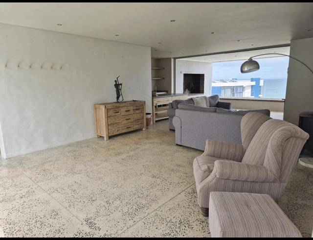 4 BEDROOM HOUSE FOR SALE IN PERLEMOENBAAI